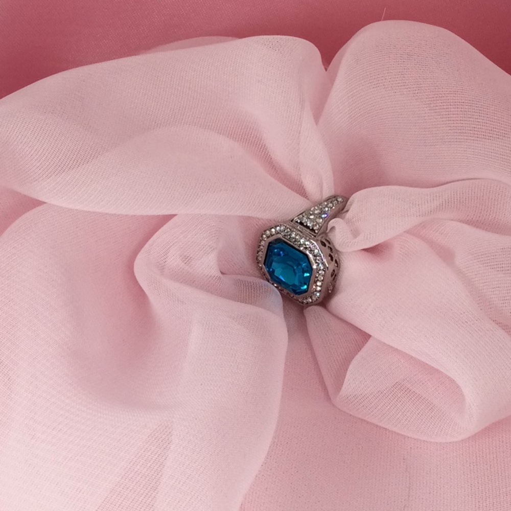 SILVER TONE RING & HUGE TURQUOISE SAPPHIRE
